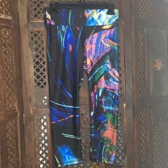 Fabletics capri length power hold legging - Picture 1 of 7